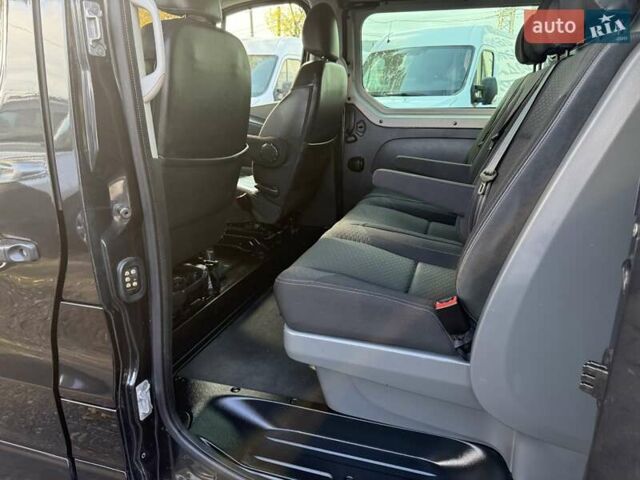 Черный Опель Виваро, объемом двигателя 1.6 л и пробегом 244 тыс. км за 19500 $, фото 50 на Automoto.ua