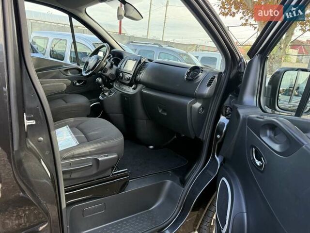 Черный Опель Виваро, объемом двигателя 1.6 л и пробегом 244 тыс. км за 19500 $, фото 31 на Automoto.ua