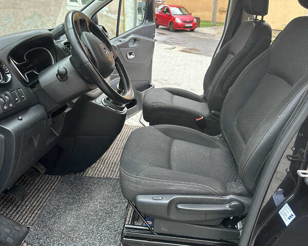 Чорний Опель Віваро, об'ємом двигуна 1.6 л та пробігом 245 тис. км за 15850 $, фото 7 на Automoto.ua