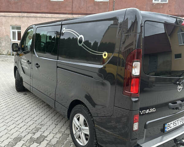 Чорний Опель Віваро, об'ємом двигуна 1.6 л та пробігом 245 тис. км за 15850 $, фото 3 на Automoto.ua