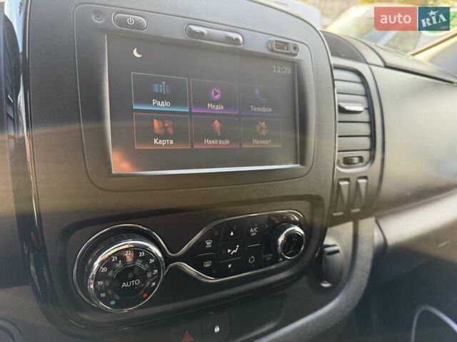 Черный Опель Виваро, объемом двигателя 1.6 л и пробегом 244 тыс. км за 19500 $, фото 21 на Automoto.ua