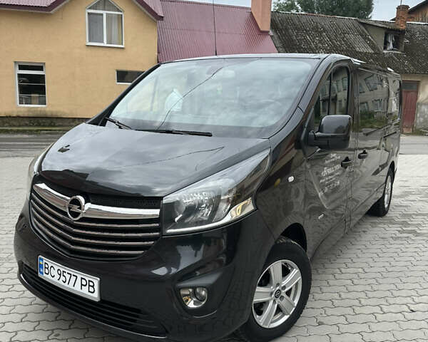 Чорний Опель Віваро, об'ємом двигуна 1.6 л та пробігом 245 тис. км за 15850 $, фото 2 на Automoto.ua
