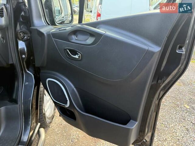 Черный Опель Виваро, объемом двигателя 1.6 л и пробегом 244 тыс. км за 19500 $, фото 32 на Automoto.ua
