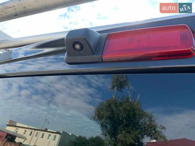 Черный Опель Виваро, объемом двигателя 1.6 л и пробегом 247 тыс. км за 17400 $, фото 1 на Automoto.ua