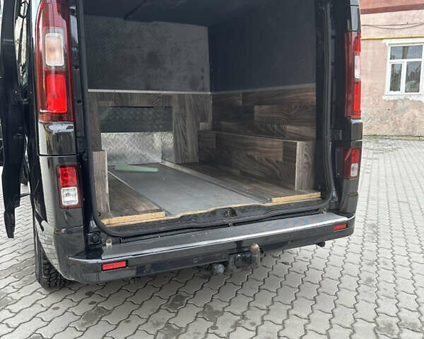 Чорний Опель Віваро, об'ємом двигуна 1.6 л та пробігом 245 тис. км за 15850 $, фото 17 на Automoto.ua