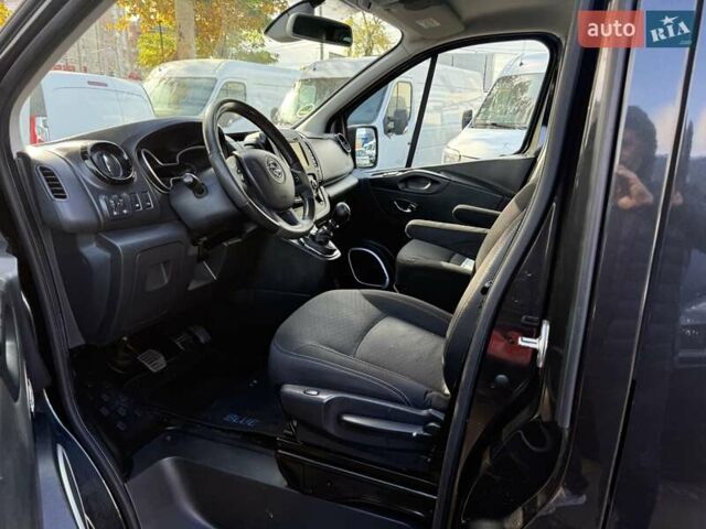 Черный Опель Виваро, объемом двигателя 1.6 л и пробегом 244 тыс. км за 19500 $, фото 53 на Automoto.ua