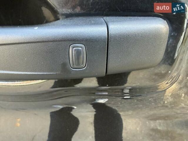 Черный Опель Виваро, объемом двигателя 1.6 л и пробегом 244 тыс. км за 19500 $, фото 44 на Automoto.ua