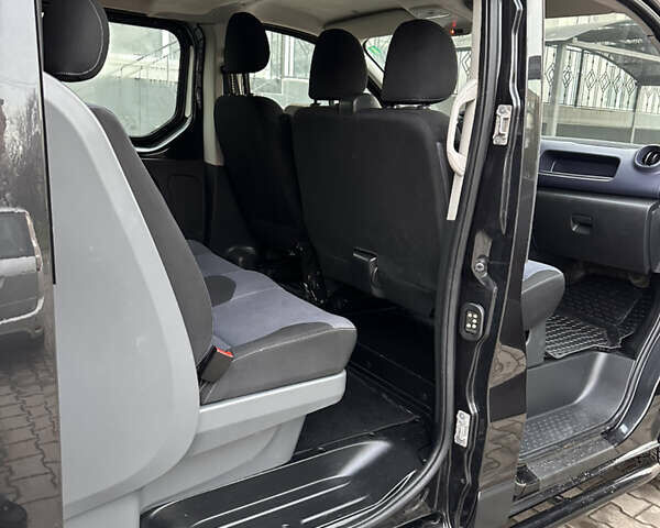 Чорний Опель Віваро, об'ємом двигуна 1.6 л та пробігом 213 тис. км за 16500 $, фото 26 на Automoto.ua