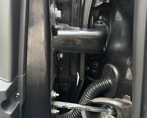 Чорний Опель Віваро, об'ємом двигуна 1.6 л та пробігом 213 тис. км за 16500 $, фото 16 на Automoto.ua