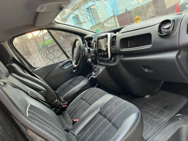 Чорний Опель Віваро, об'ємом двигуна 1.6 л та пробігом 166 тис. км за 16500 $, фото 15 на Automoto.ua