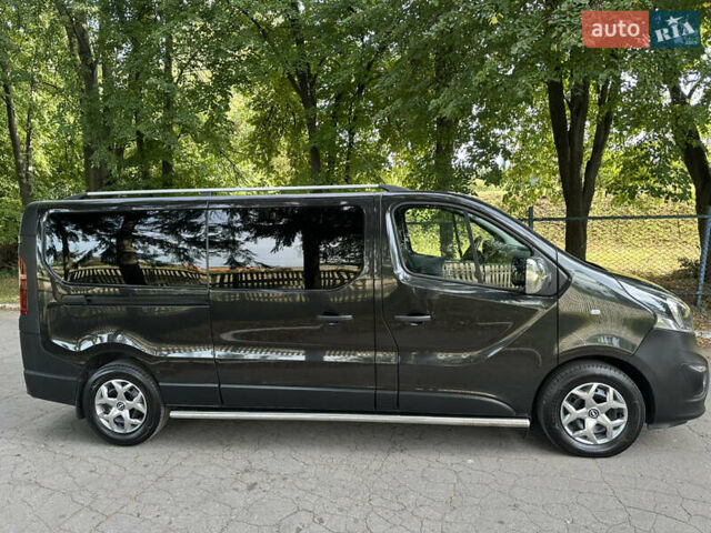 Черный Опель Виваро, объемом двигателя 1.6 л и пробегом 255 тыс. км за 16999 $, фото 8 на Automoto.ua