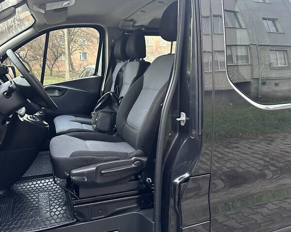 Чорний Опель Віваро, об'ємом двигуна 1.6 л та пробігом 213 тис. км за 16500 $, фото 12 на Automoto.ua