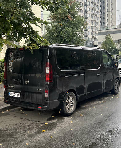 Черный Опель Виваро, объемом двигателя 1.6 л и пробегом 297 тыс. км за 16600 $, фото 1 на Automoto.ua