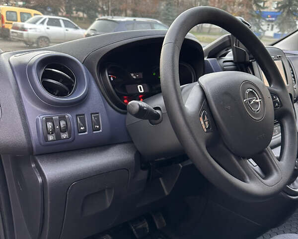 Чорний Опель Віваро, об'ємом двигуна 1.6 л та пробігом 213 тис. км за 16500 $, фото 14 на Automoto.ua