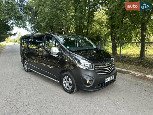 Черный Опель Виваро, объемом двигателя 1.6 л и пробегом 255 тыс. км за 16999 $, фото 1 на Automoto.ua