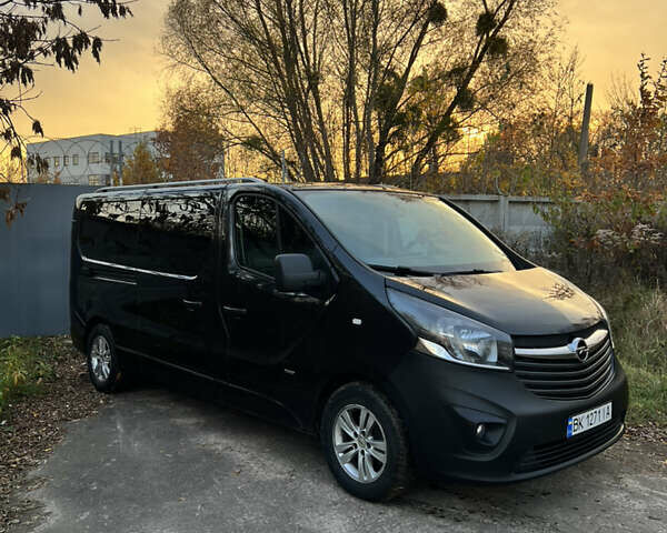 Чорний Опель Віваро, об'ємом двигуна 1.6 л та пробігом 299 тис. км за 16300 $, фото 2 на Automoto.ua