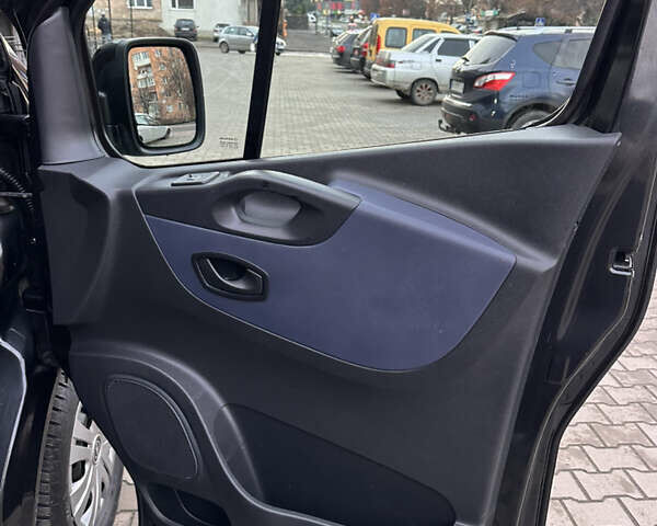 Чорний Опель Віваро, об'ємом двигуна 1.6 л та пробігом 213 тис. км за 16500 $, фото 25 на Automoto.ua