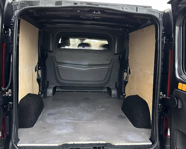 Чорний Опель Віваро, об'ємом двигуна 1.6 л та пробігом 213 тис. км за 16500 $, фото 29 на Automoto.ua