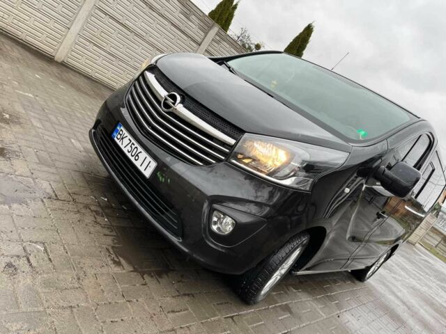 Чорний Опель Віваро, об'ємом двигуна 1.6 л та пробігом 166 тис. км за 16500 $, фото 3 на Automoto.ua