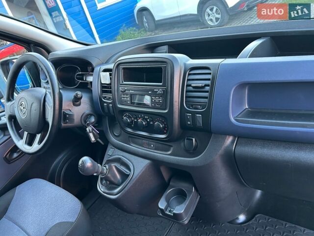 Черный Опель Виваро, объемом двигателя 1.6 л и пробегом 151 тыс. км за 17600 $, фото 23 на Automoto.ua
