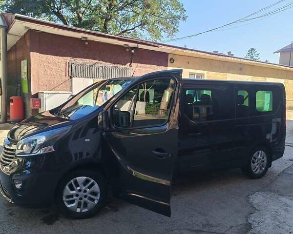 Черный Опель Виваро, объемом двигателя 1.6 л и пробегом 22 тыс. км за 19880 $, фото 3 на Automoto.ua