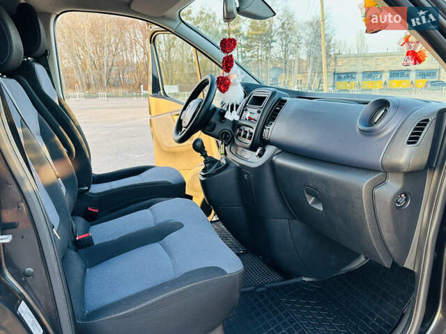 Черный Опель Виваро, объемом двигателя 1.6 л и пробегом 180 тыс. км за 22900 $, фото 24 на Automoto.ua