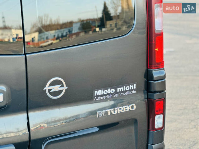 Черный Опель Виваро, объемом двигателя 1.6 л и пробегом 180 тыс. км за 22900 $, фото 10 на Automoto.ua