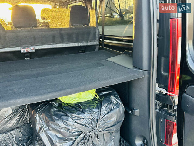 Черный Опель Виваро, объемом двигателя 1.6 л и пробегом 180 тыс. км за 22900 $, фото 34 на Automoto.ua