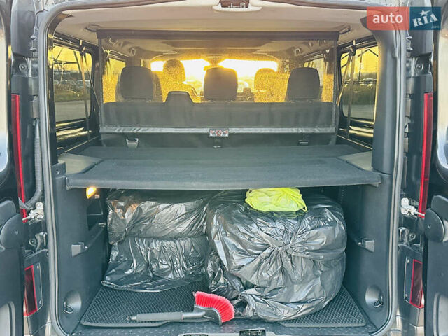 Черный Опель Виваро, объемом двигателя 1.6 л и пробегом 180 тыс. км за 22900 $, фото 32 на Automoto.ua