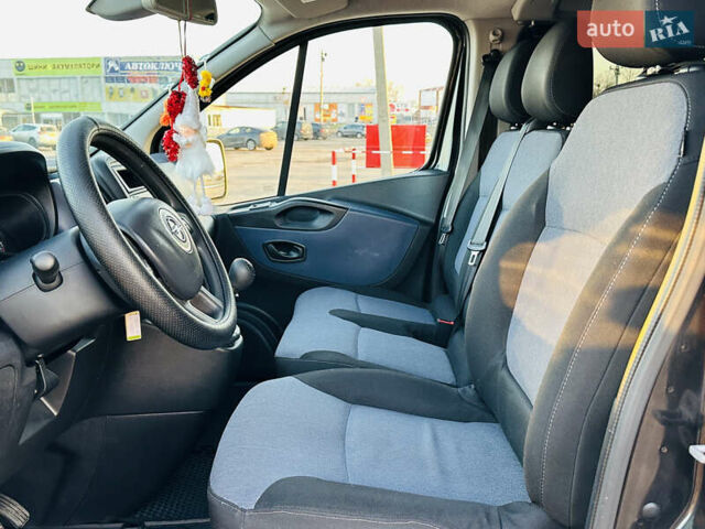 Черный Опель Виваро, объемом двигателя 1.6 л и пробегом 180 тыс. км за 22900 $, фото 19 на Automoto.ua