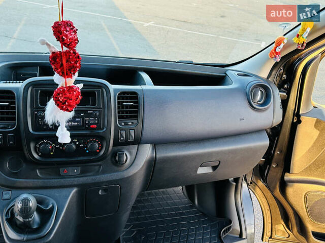 Черный Опель Виваро, объемом двигателя 1.6 л и пробегом 180 тыс. км за 22900 $, фото 28 на Automoto.ua