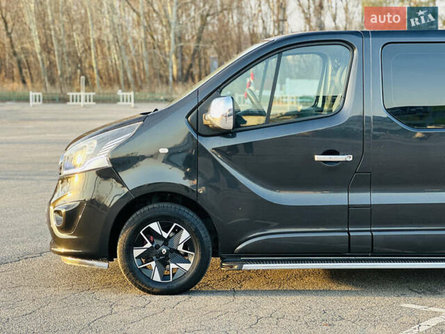 Черный Опель Виваро, объемом двигателя 1.6 л и пробегом 180 тыс. км за 22900 $, фото 3 на Automoto.ua