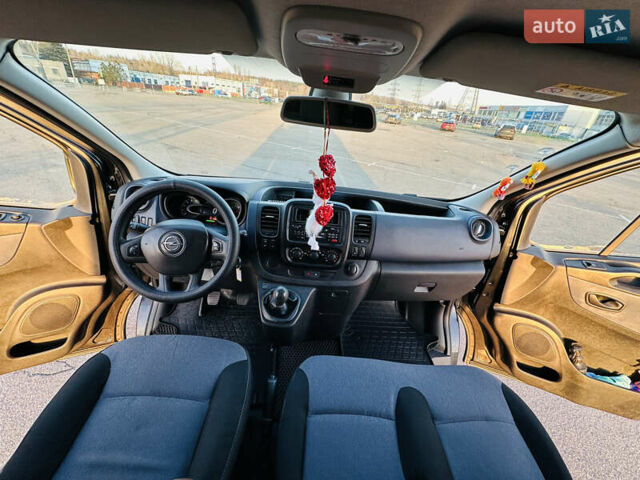 Черный Опель Виваро, объемом двигателя 1.6 л и пробегом 180 тыс. км за 22900 $, фото 29 на Automoto.ua