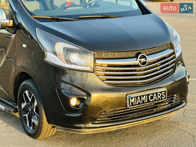 Черный Опель Виваро, объемом двигателя 1.6 л и пробегом 180 тыс. км за 22900 $, фото 13 на Automoto.ua