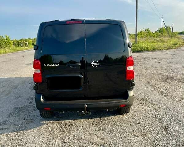 Черный Опель Виваро, объемом двигателя 2 л и пробегом 180 тыс. км за 22700 $, фото 4 на Automoto.ua