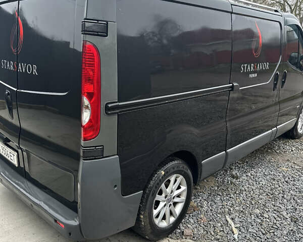 Черный Опель Виваро, объемом двигателя 2 л и пробегом 583 тыс. км за 10500 $, фото 6 на Automoto.ua