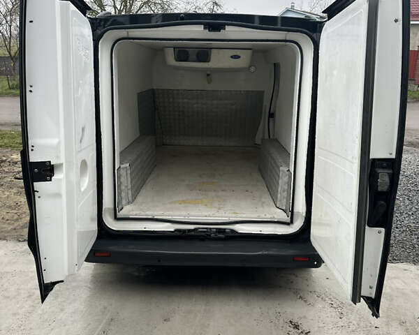 Черный Опель Виваро, объемом двигателя 2 л и пробегом 583 тыс. км за 10500 $, фото 8 на Automoto.ua