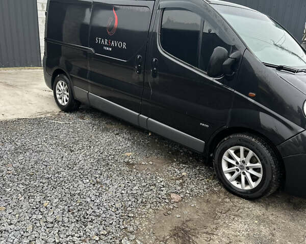 Черный Опель Виваро, объемом двигателя 2 л и пробегом 583 тыс. км за 10500 $, фото 3 на Automoto.ua