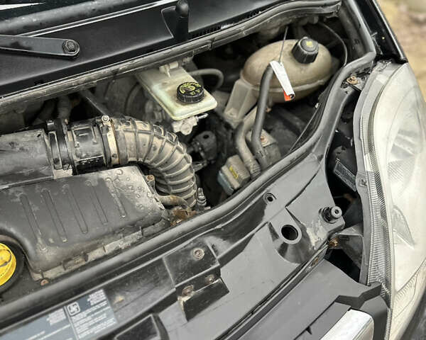 Черный Опель Виваро, объемом двигателя 2 л и пробегом 583 тыс. км за 10500 $, фото 22 на Automoto.ua