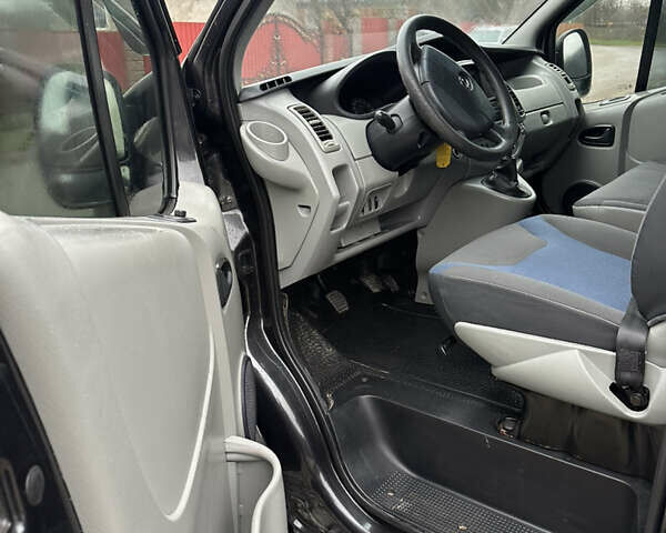 Черный Опель Виваро, объемом двигателя 2 л и пробегом 583 тыс. км за 10500 $, фото 15 на Automoto.ua