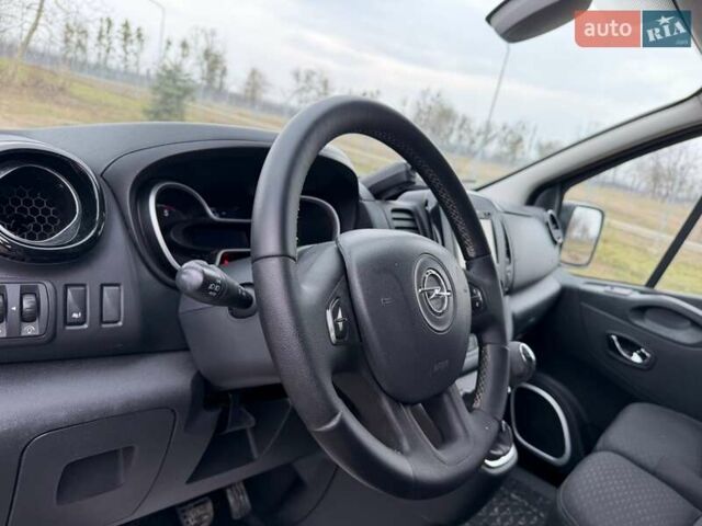 Чорний Опель Віваро, об'ємом двигуна 1.6 л та пробігом 240 тис. км за 18500 $, фото 36 на Automoto.ua