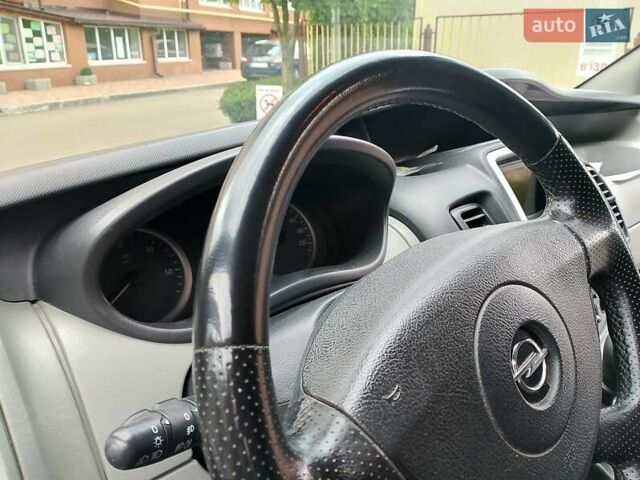 Черный Опель Виваро, объемом двигателя 2 л и пробегом 234 тыс. км за 15000 $, фото 12 на Automoto.ua