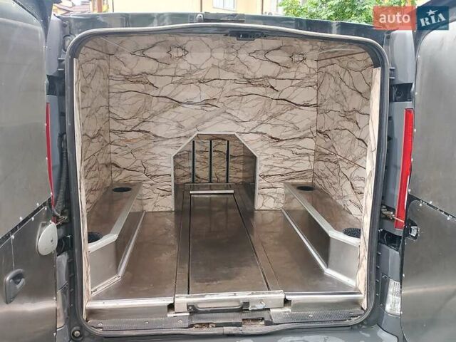 Черный Опель Виваро, объемом двигателя 2 л и пробегом 234 тыс. км за 15000 $, фото 10 на Automoto.ua