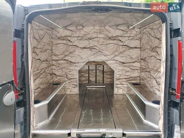 Черный Опель Виваро, объемом двигателя 2 л и пробегом 234 тыс. км за 15000 $, фото 6 на Automoto.ua