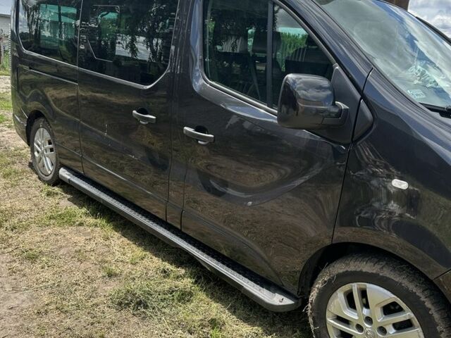 Черный Опель Виваро, объемом двигателя 1.6 л и пробегом 245 тыс. км за 14500 $, фото 3 на Automoto.ua