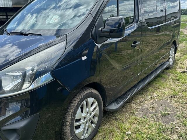 Черный Опель Виваро, объемом двигателя 1.6 л и пробегом 245 тыс. км за 14500 $, фото 2 на Automoto.ua