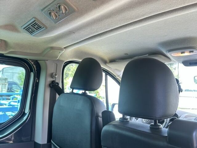 Черный Опель Виваро, объемом двигателя 1.6 л и пробегом 245 тыс. км за 14500 $, фото 6 на Automoto.ua