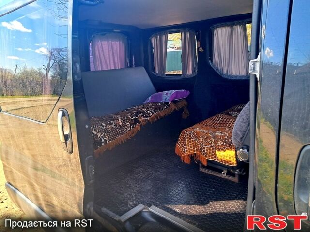 Черный Опель Виваро, объемом двигателя 1.9 л и пробегом 300 тыс. км за 7000 $, фото 5 на Automoto.ua