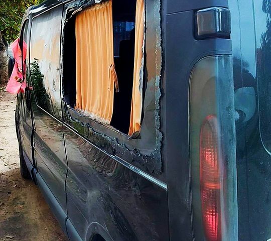 Опель Виваро 2006 в Белгород-Днестровском на Automoto.ua Черный Опель Виваро, объемом двигателя 2.5 л и пробегом 354 тыс. км за 4300 $, фото 5 на Automoto.ua
