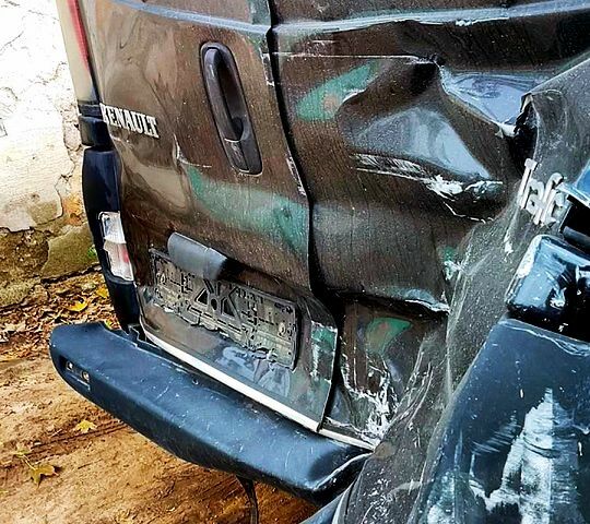 Опель Виваро 2006 в Белгород-Днестровском на Automoto.ua Черный Опель Виваро, объемом двигателя 2.5 л и пробегом 354 тыс. км за 4300 $, фото 2 на Automoto.ua